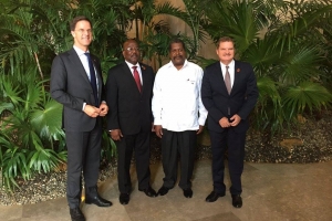 Premier Mark Rutte a presidi delegacion di Reino na cumbre na Cuba