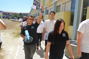 Alumnonan Unidad Turismo a entrega carta na directie EPI