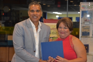 RBC ta sponsor exposicion “Lens di mi wowonan”, celebrando Dia di Prensa 2016