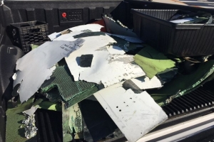 Tapa di motor di avion di Aruba Airlines a los durante buelo 
