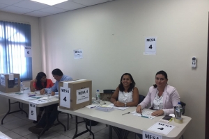 Colombianonan na Aruba a vota pa referendum di paz 