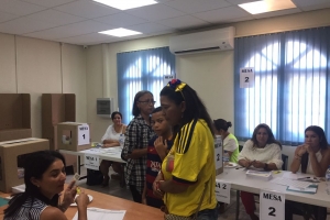 Colombianonan na Aruba a vota pa referendum di paz 