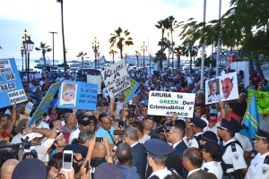 Centenares di ciudadano a marcha contra criminalidad  