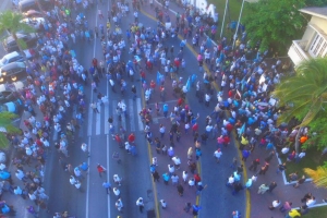 Centenares di ciudadano a marcha contra criminalidad  