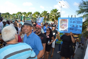 Centenares di ciudadano a marcha contra criminalidad  