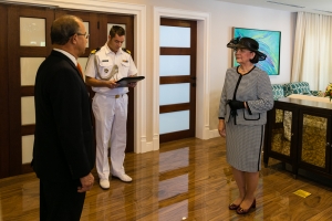 Gobernador interino Yvonne Lacle-Dirksz huramenta