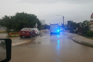 Cuerpo policial: No sali cu auto riba caya pasobra ta peligroso