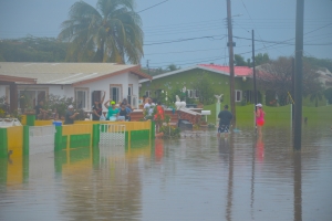 Palm Beach y Madiki, zonanan mas afecta pa awacero 