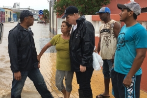 Premier Mike Eman a coordina operacion riba awacero torrencial