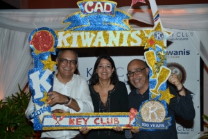 Kiwanis Key Club Colegio Arubano a celebra 40 aniversario sirbiendo comunidad di Aruba
