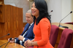 Parlamento a dispidi di Gobernador Fredis Refunjol