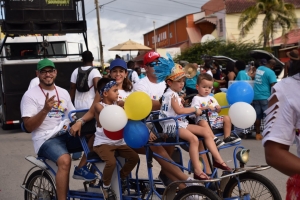 Bista fotografico di parada di blaas di San Nicolas