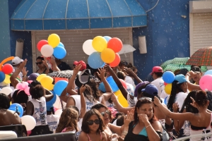 Bista fotografico di parada di blaas di San Nicolas