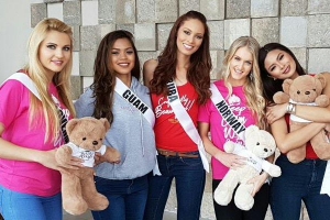 Miss Aruba scogi como modelo di liña di paña di Miss Universe
