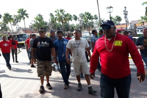 Chauffeurnan di truck a enfrenta minister Bermudez