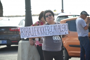Grupo di 7 den protesta dilanti Bestuurskantoor