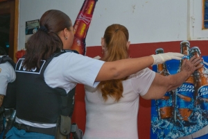 Polis a gara 7 ilegal na Palmita Rumshop