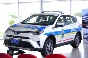 Polis a haya 2 SUV RAV Hybrid pa yuda proteha nos turismo