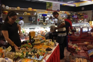 Exitoso I Love Wine & Cheese event na  Ling and Sons 