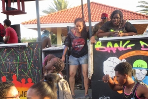 A rindi tributo na Nando Browne durante Jouvert Morning  