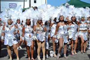 Bista fotografico y drone video di parada grandi y resultado di Carnaval