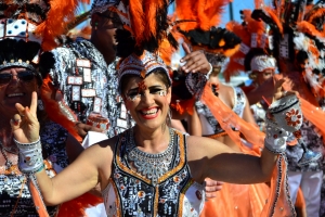 Bista fotografico y drone video di parada grandi y resultado di Carnaval