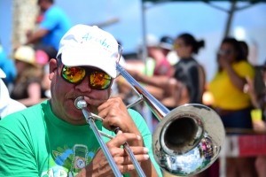 Bista fotografico y drone video di parada grandi y resultado di Carnaval