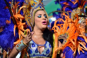 Bista fotografico y drone video di parada grandi y resultado di Carnaval