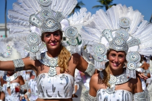 Bista fotografico y drone video di parada grandi y resultado di Carnaval