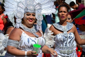 Bista fotografico y drone video di parada grandi y resultado di Carnaval