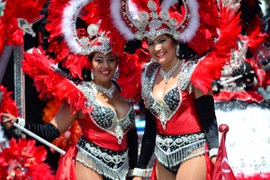 Bista fotografico y drone video di parada grandi y resultado di Carnaval
