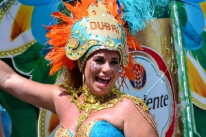 Bista fotografico y drone video di parada grandi y resultado di Carnaval