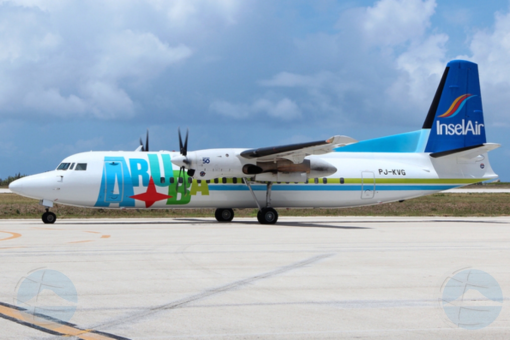 NoticiaCla - Douane Aruba a ground avion di InselAir Aruba brevemente