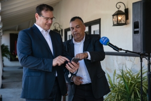 Gouverneur Boekhoudt lanceert app NoticiaCla