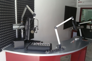 Aruba ta haya otro emisora acerca riba banda FM