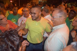 Despues di 6 siman, minister Paul Croes a aparece den publico