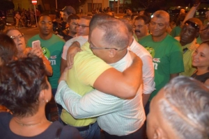 Despues di 6 siman, minister Paul Croes a aparece den publico