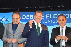 Debate politico di KVK a duna un bista unda tur partido ta para