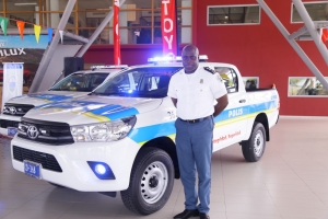 Polis cu 3 auto nobo pa sigui cumpli cu nan trabou