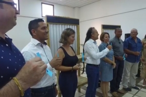 Partidonan a tira lot pa debate, y AVP lo ta e gran ausente