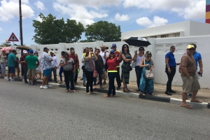 Venezolanonan na Aruba a participa na e Consulta Popular