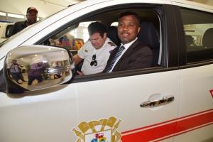 Brandweer Aruba a ricibi 4 auto Mitsubishi