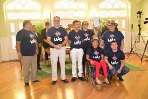 E prome bista fotografico di entrega di lista politico na stadhuis.