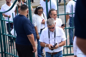 E prome bista fotografico di entrega di lista politico na stadhuis.