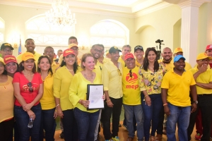 Entrega di Lista partido MEP den gran forma