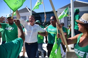 Partido AVP a entrega nan lista 3 or y mey di atardi
