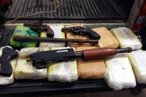 Update: Intento fracasa pa 3 latino drenta Aruba clandestino 