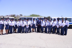 101 studiante di Polis a huramenta of ricibi diploma