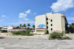 Desmantelacion di Bushiri Hotel lo costa 800 mil florin