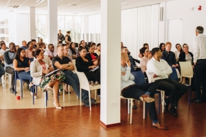 Experto fiscal Peter Kavelaars a comparti su conocemento cu sector local